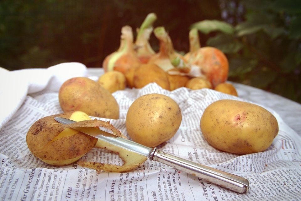 Potato peels: 4 ways to stop wasting them