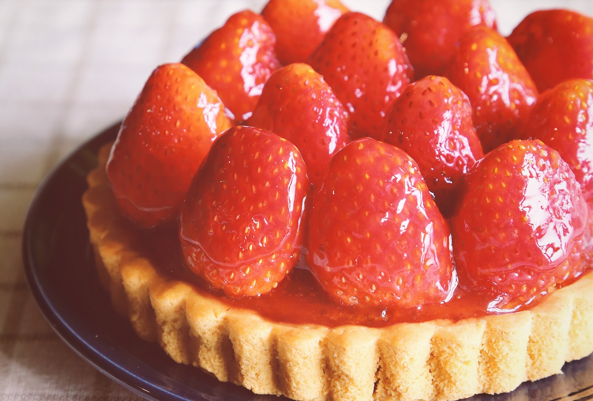 Crostata con frolla di patate e fragole