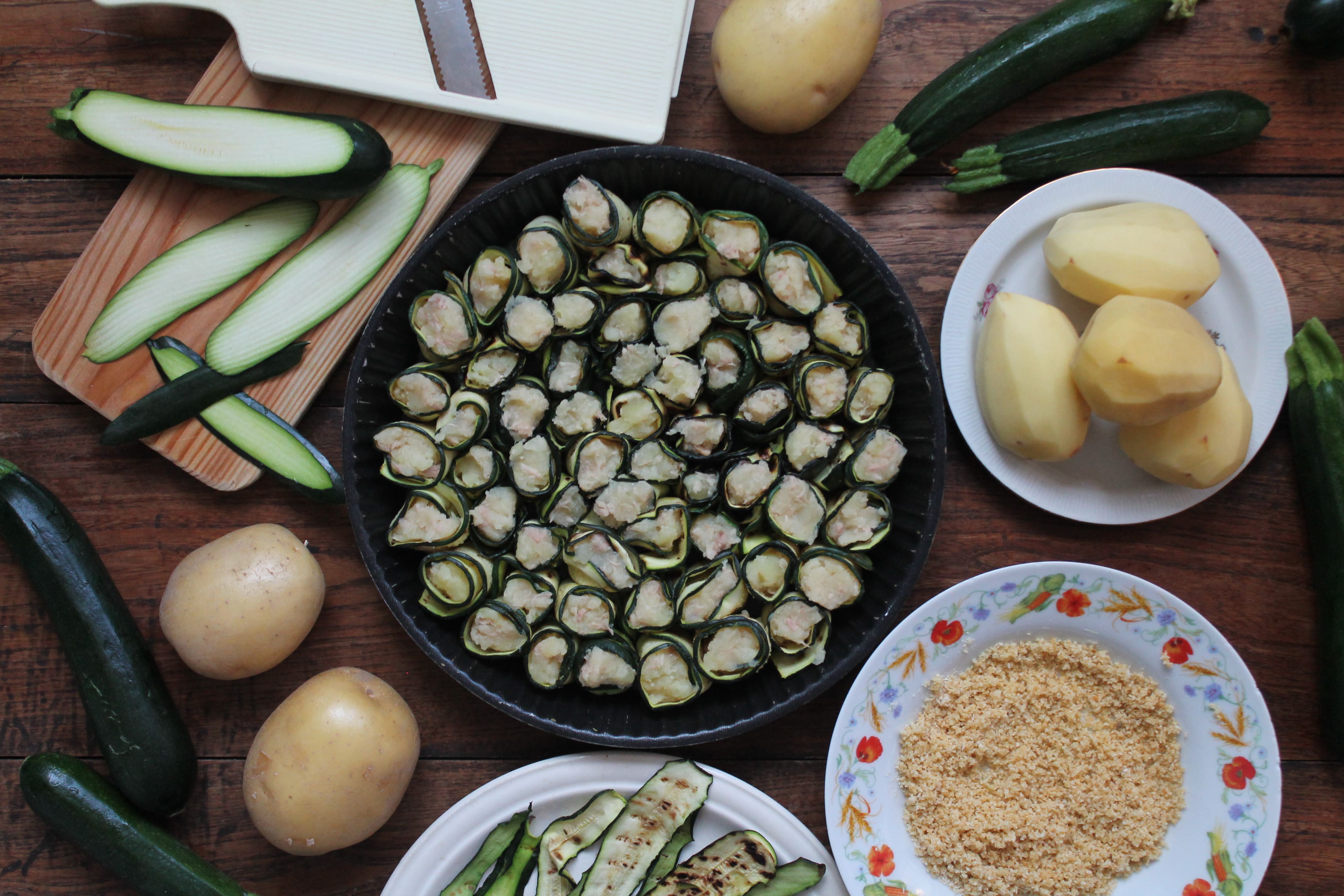 Courgette rolls with Colomba potatoes and tuna