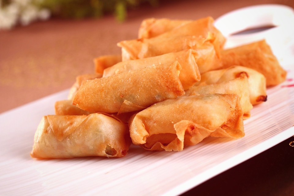 Spring rolls with potatoes and savoy cabbage