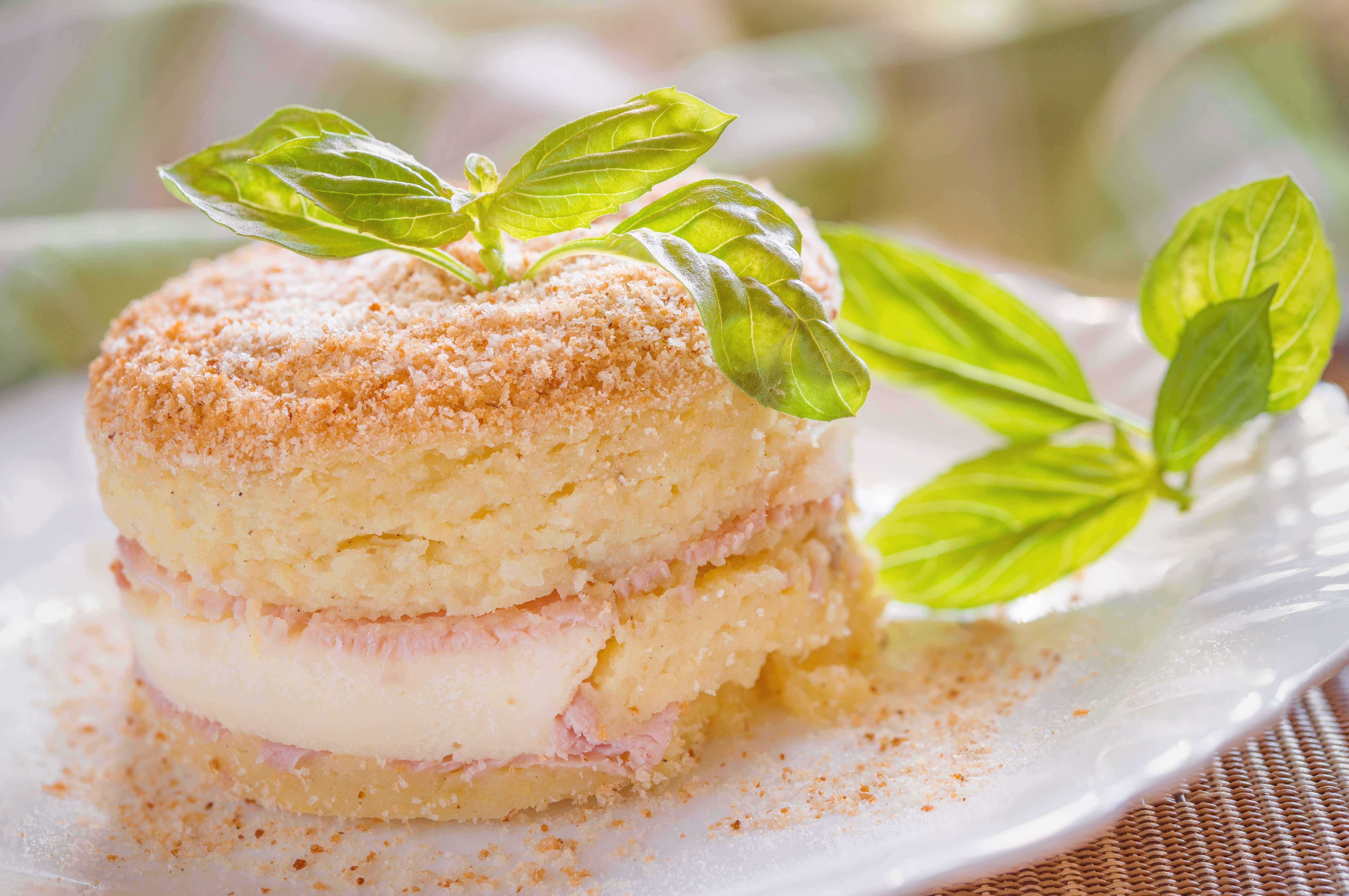 Tortino di patate con prosciutto e mozzarella