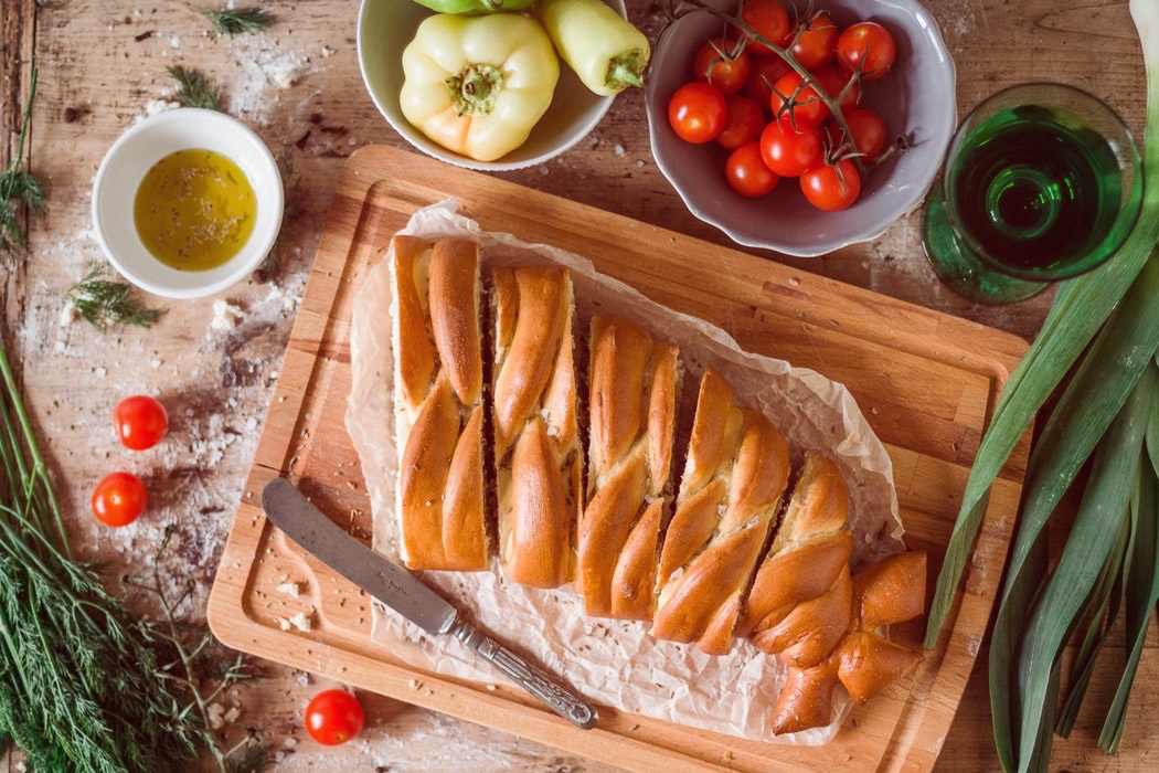 Treccia di pan brioche alle verdure