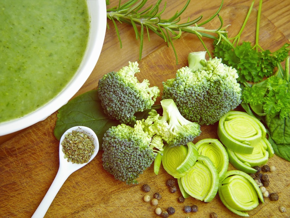 Puréed broccoli soup