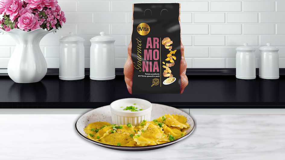 Potato ravioli with chives and ricotta cream (served separately)