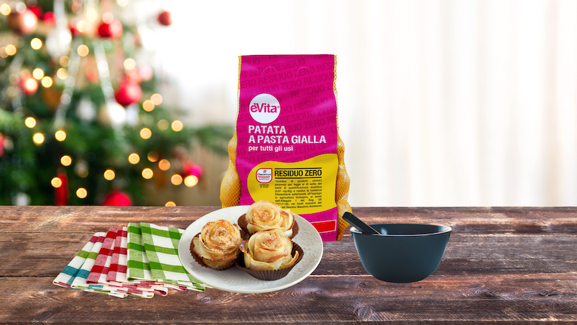 Cooked ham, potato and puff pastry roses