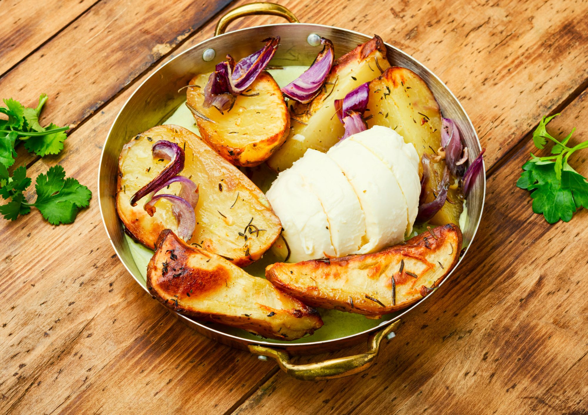 èVita Residue-Free Levante roast potatoes with buffalo mozzarella