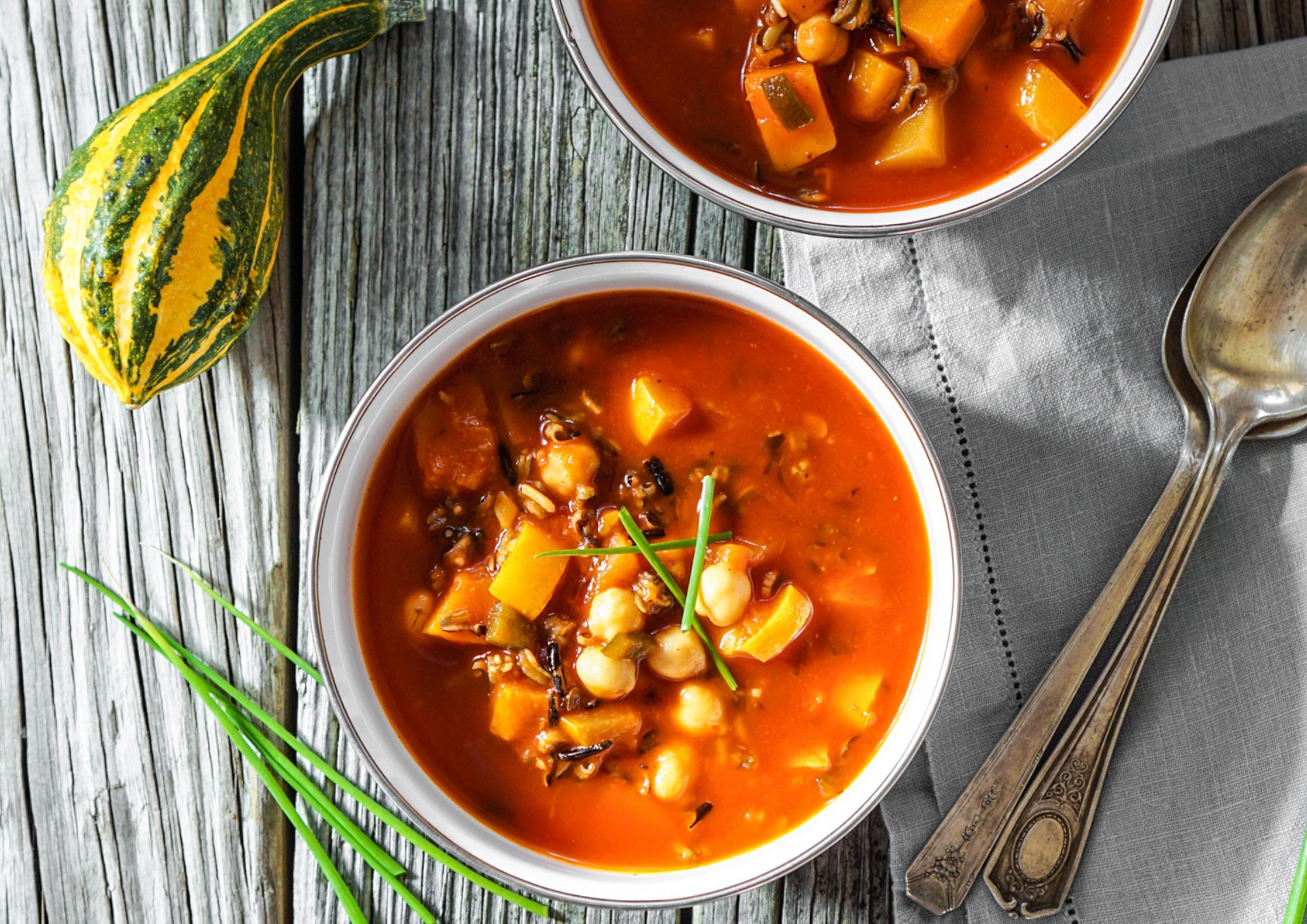  Vegetarian chilli with Constance potatoes and squash