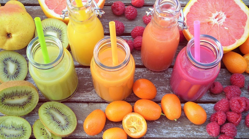6 delicious ideas to cool you down: exotic fruit smoothies
