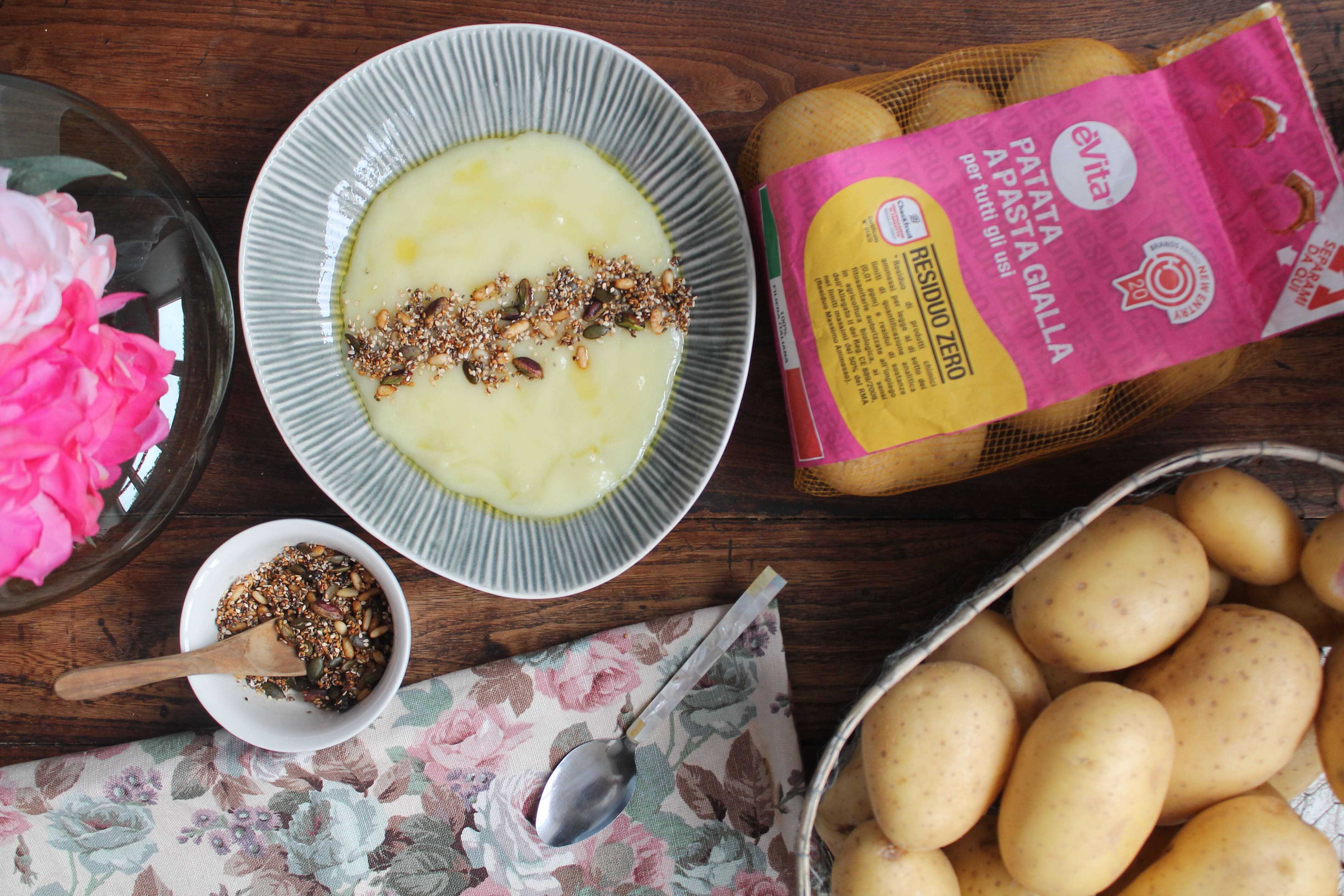 Puréed potato soup with toasted seeds in soy sauce