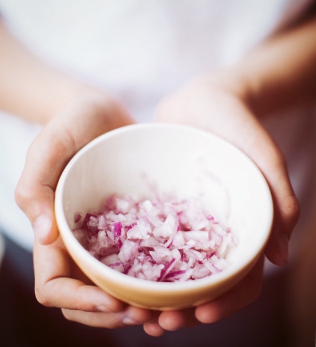 Forget conditioner: use onions for silky and shiny hair