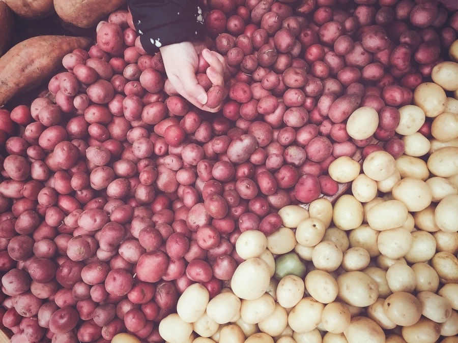 Patate e cipolle: quattro trucchi per conservarle